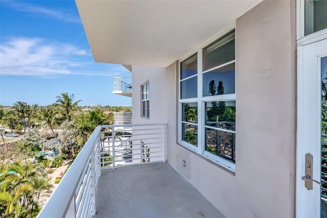 Building Photo - 2851 S Ocean Blvd