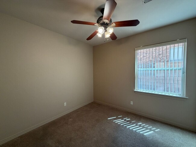 Building Photo - 4 Bedroom Home Plus Office Available Near Eubank Blvd NE & Paseo Del Norte!