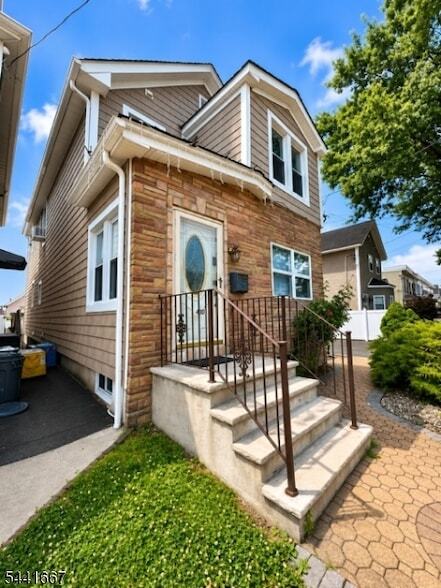 Building Photo - 408 Forest St