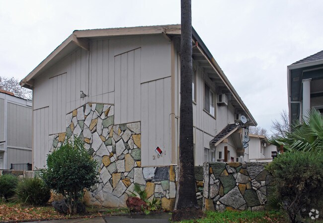 Building Photo - 2611 U St