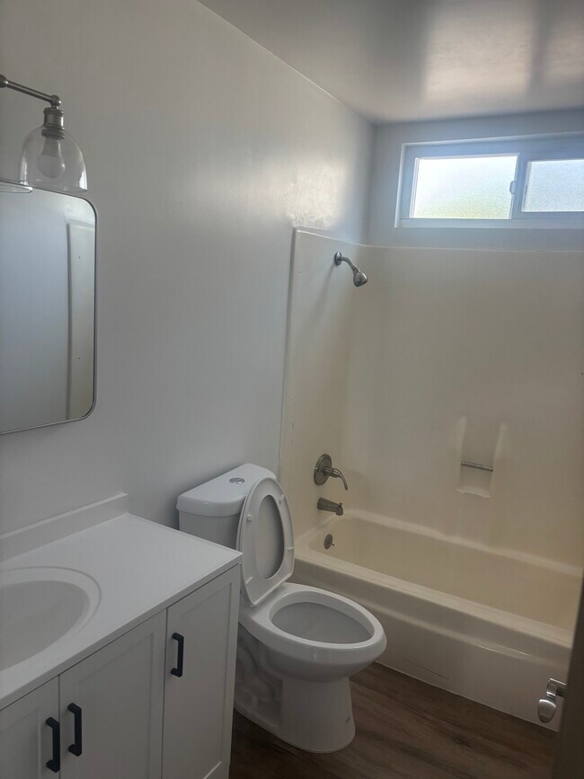 Building Photo - 1271 Murray Ave