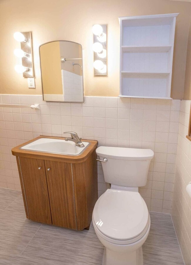 Building Photo - 236 E Main St