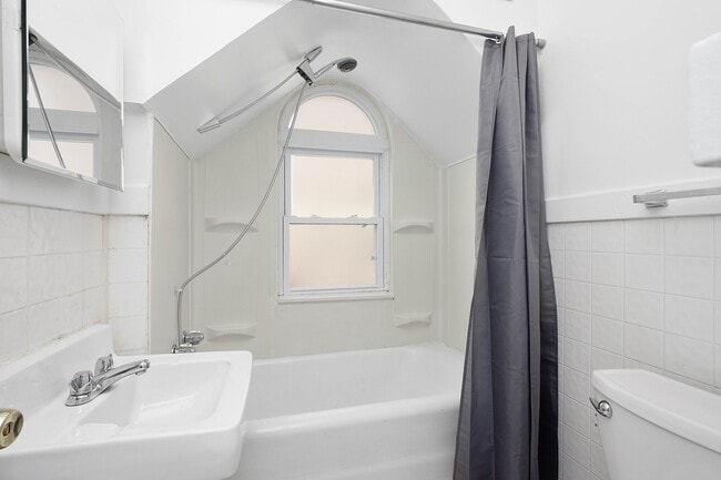 Building Photo - Charming 2 bedroom home in Wilkins Townshi...