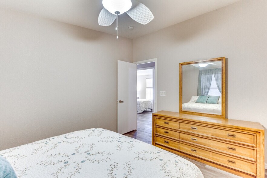 Building Photo - 10650 S Avenida Compadres