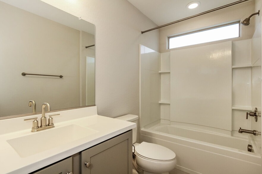 Building Photo - 19818 W Palo Verde Dr