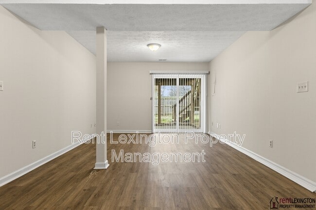 Building Photo - 208 Grayson Ct