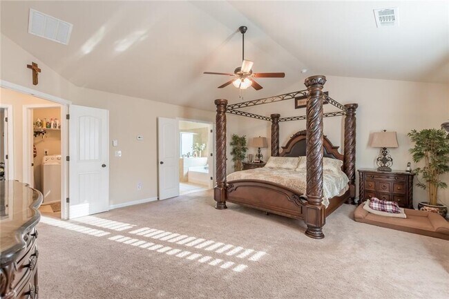 Building Photo - 4850 Haysboro Way