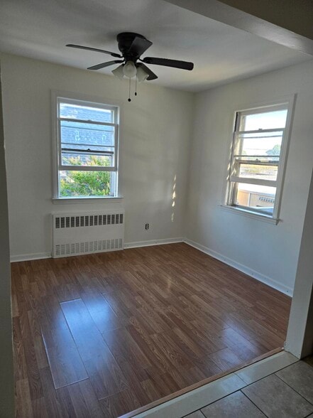 Building Photo - 128 E Maple St