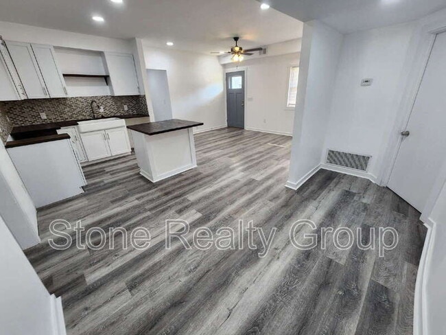 Building Photo - 1717 S 26th St