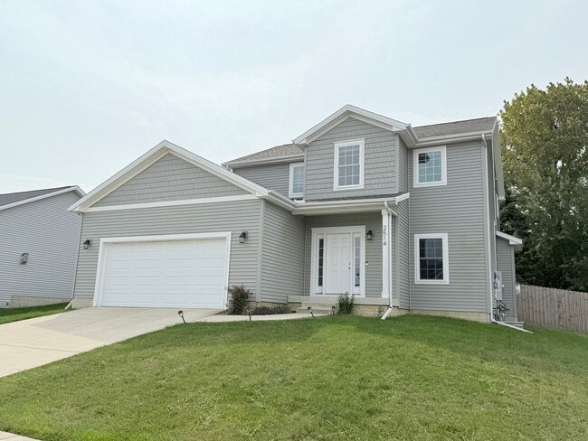 Primary Photo - Incredible 4 bedroom house in Fox Creek!