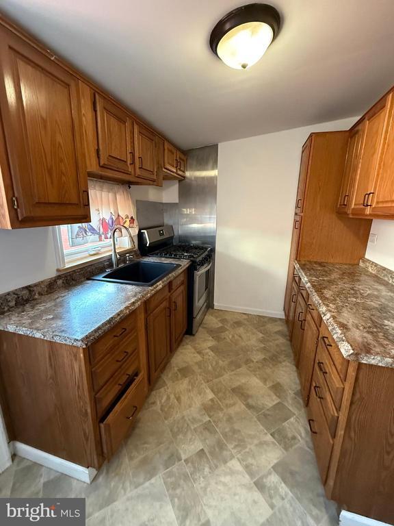 Building Photo - 3661 Jasper St