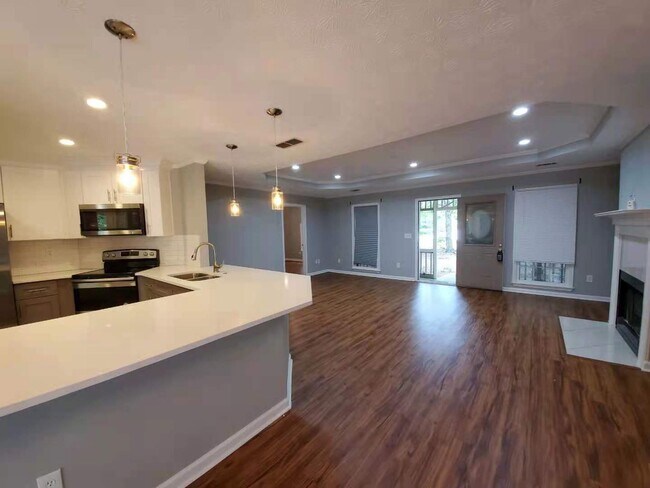 Building Photo - 2880 Highpoint Rd