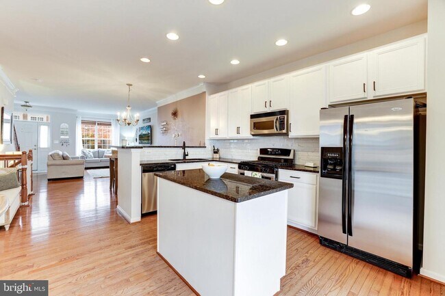Building Photo - 575 Edmonton Terrace NE