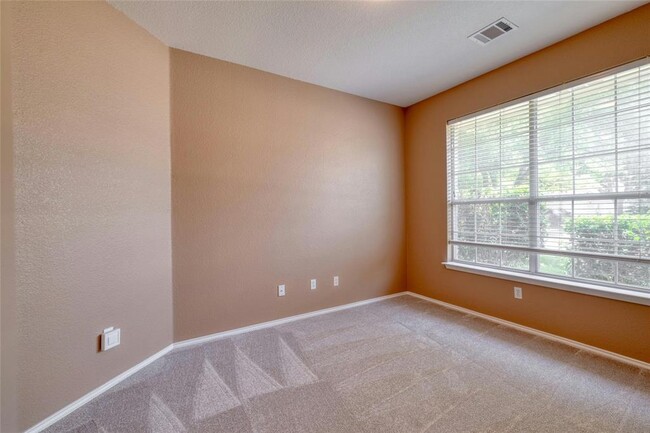 Building Photo - 2310 Kristen Ln