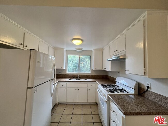 Building Photo - 26416 San Jacinto St