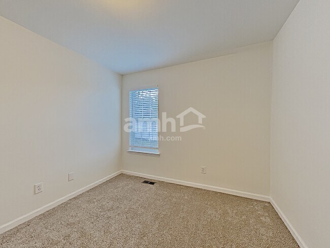 Building Photo - 434 Parrish Hill