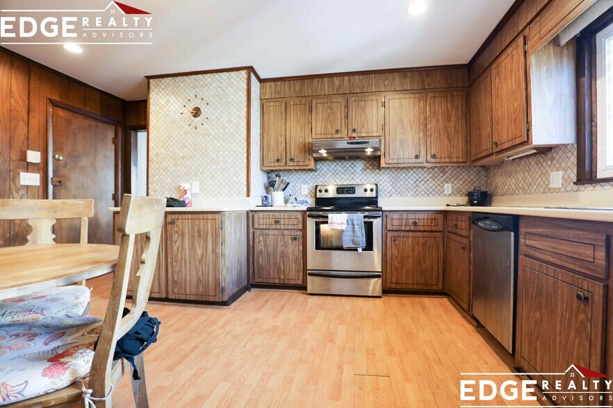 Building Photo - 285 Webster St