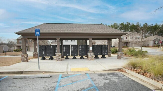 Building Photo - 813 Blue Hill Ln