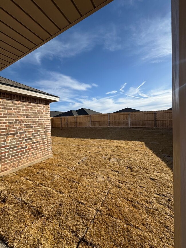 Building Photo - Brand New Construction 3/2/2 2024 1/2 off ...