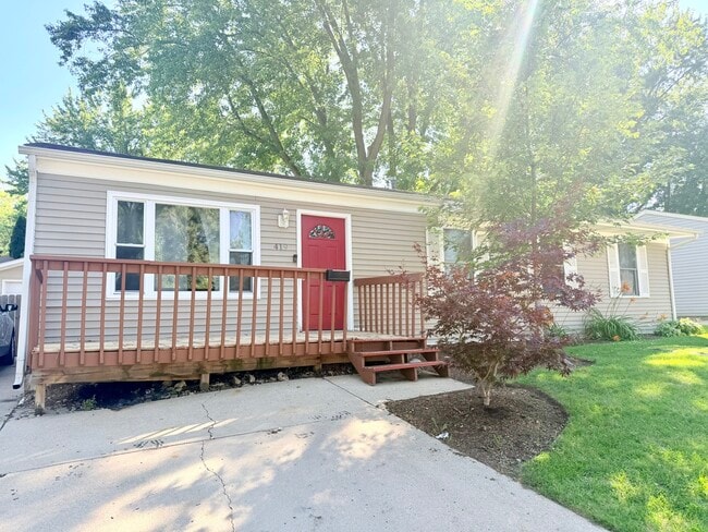 Building Photo - 419 Singapore Ln