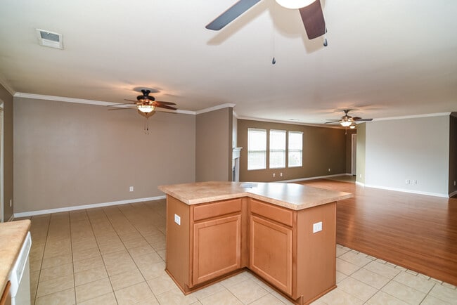 Building Photo - 15337 Tyler Mill Dr