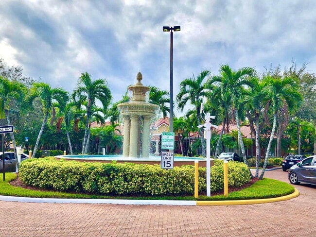 Building Photo - 10276 Fox Trail Rd S