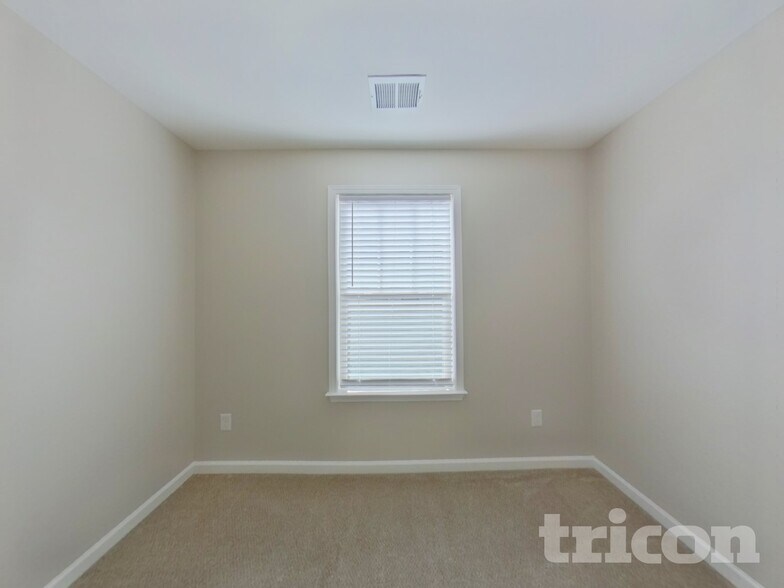 Building Photo - 29 Mendham Ln