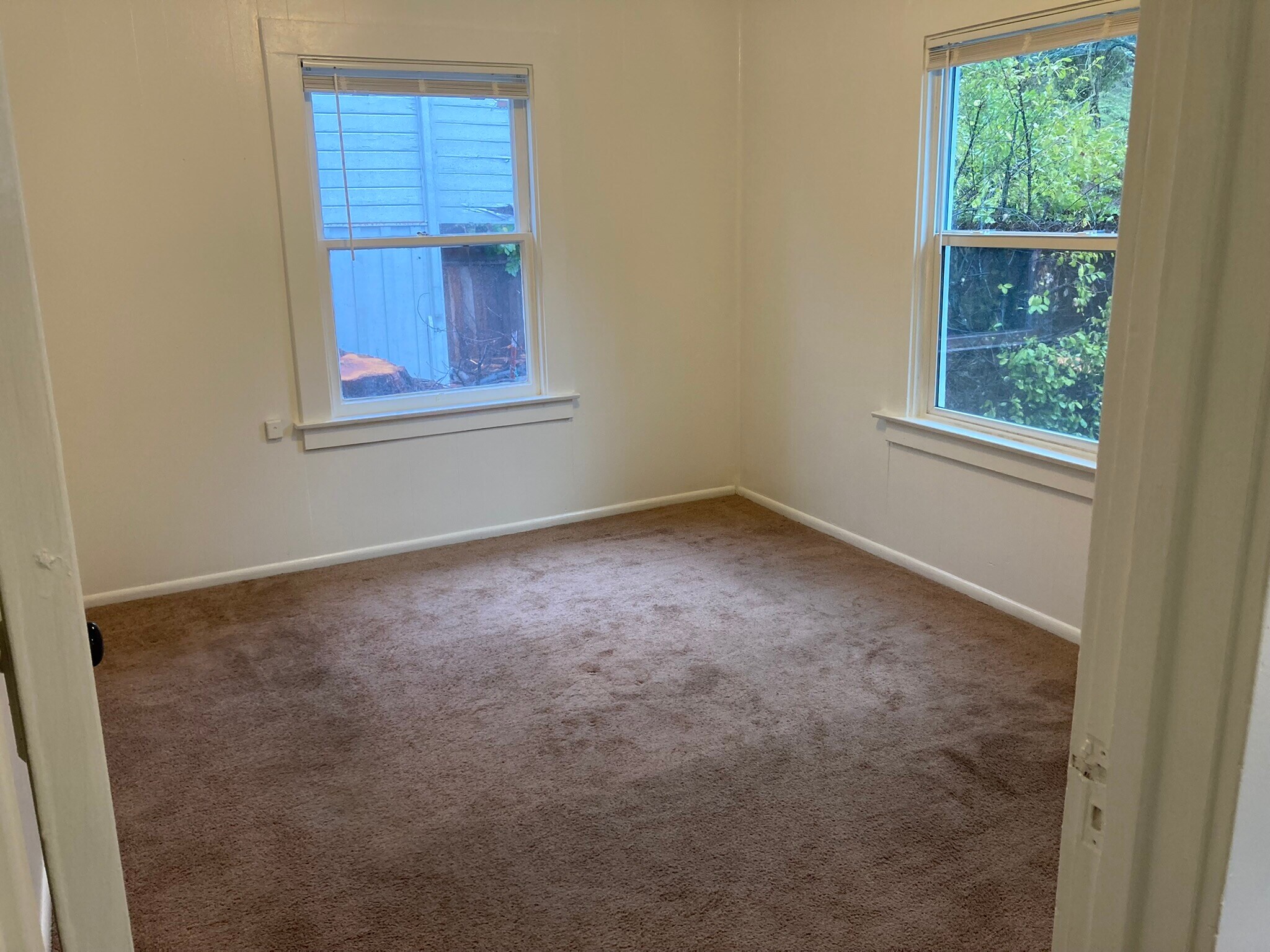 Bedroom - 219 S Pine St
