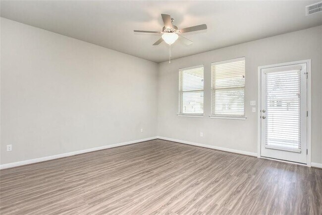 Building Photo - 228 McFarland St