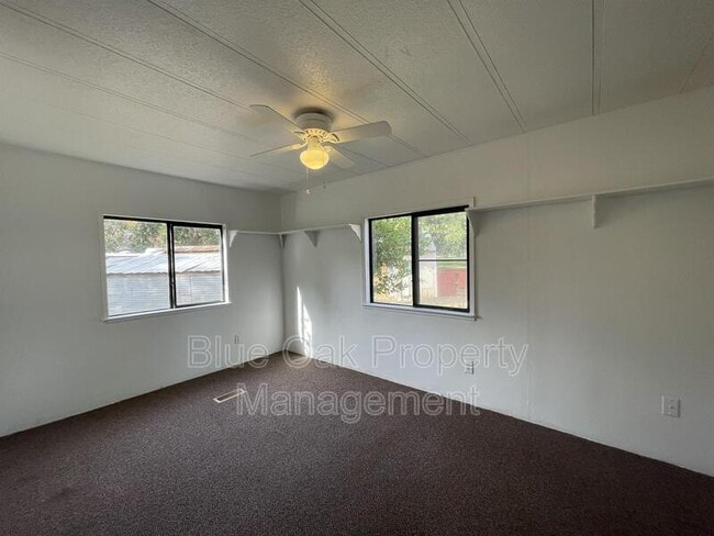 Building Photo - 9384 Lott Rd