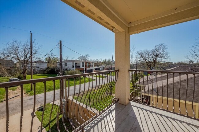 Building Photo - 4307 Hershe St