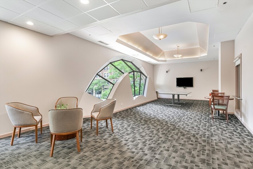 Community Room - 70 W Huron St