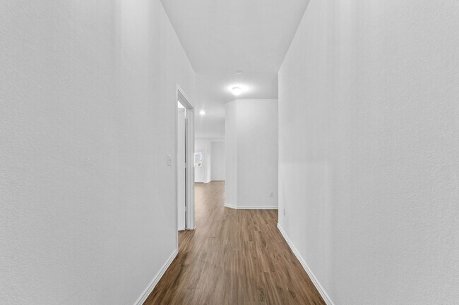 Building Photo - 129 Escondido Cir