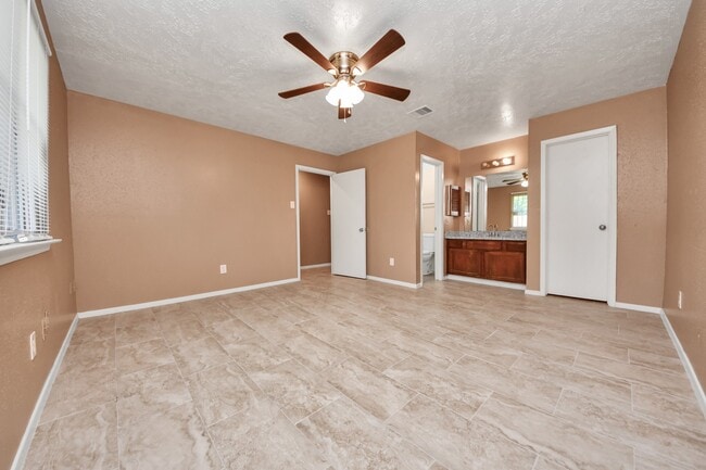 Building Photo - 16425 Monte Carlo Ln