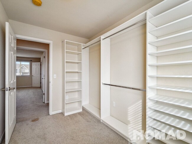 Building Photo - 3 Bedroom Condo in Denver