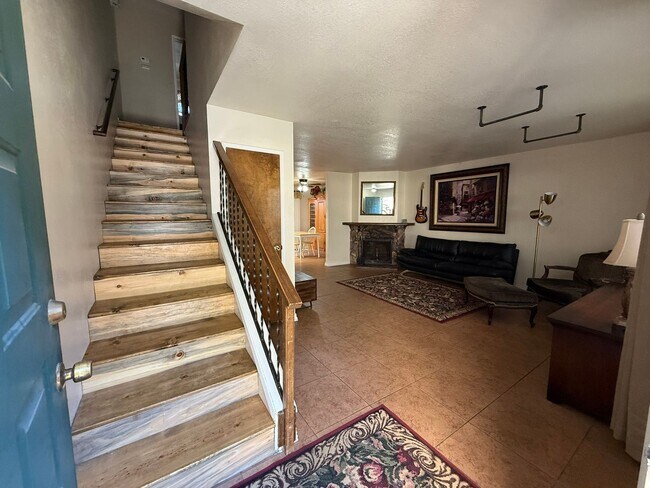 Building Photo - Furnished or UnFurnished Condo