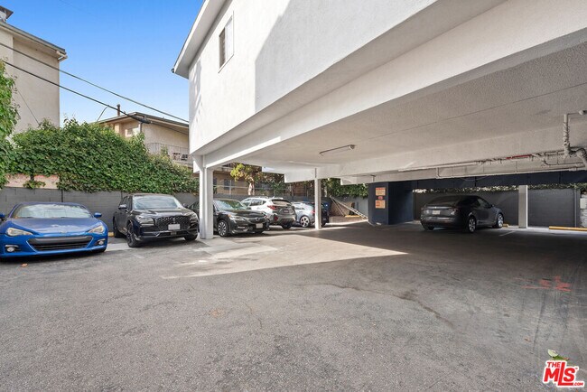 Building Photo - 3707 S Canfield Ave