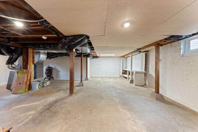 Building Photo - 3 Bedroom, 2.5 Bathroom Home with Exquisite Design