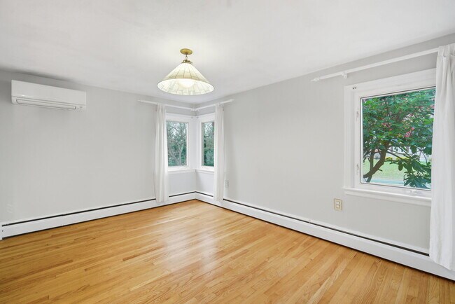 Building Photo - 1108 New Britain Ave