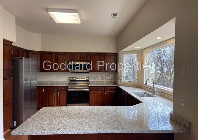 Building Photo - 10225 Club House Court