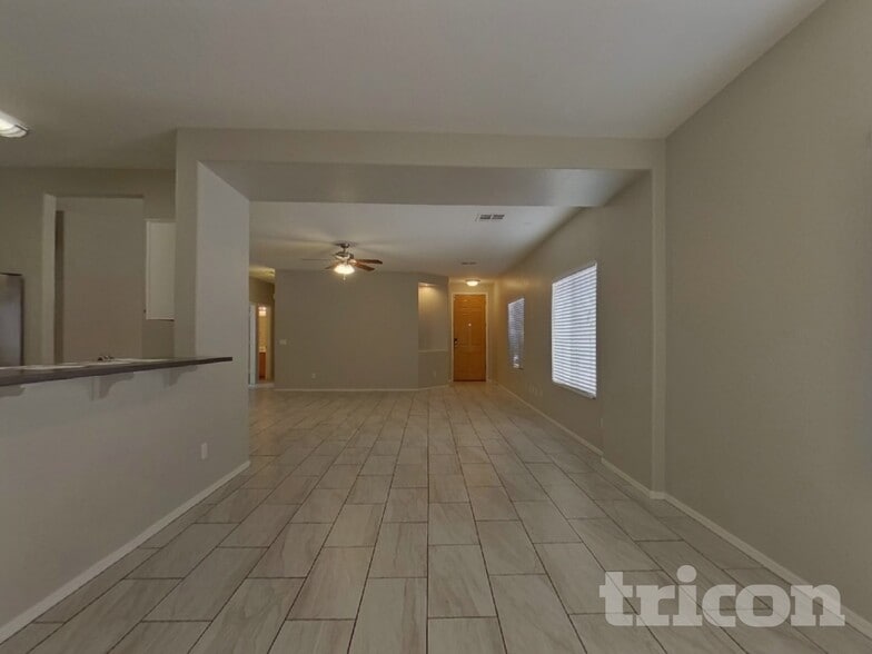 Building Photo - 442 E Cheyenne Rd