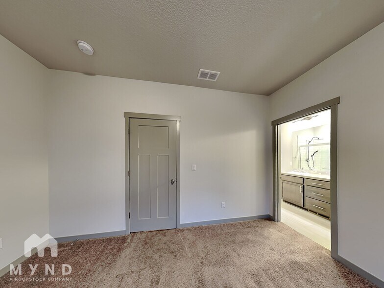 Building Photo - 1217 NW Benton St