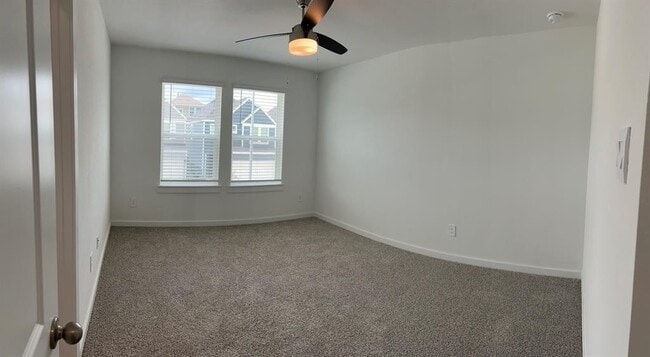 Building Photo - 3017 La Latina Dr