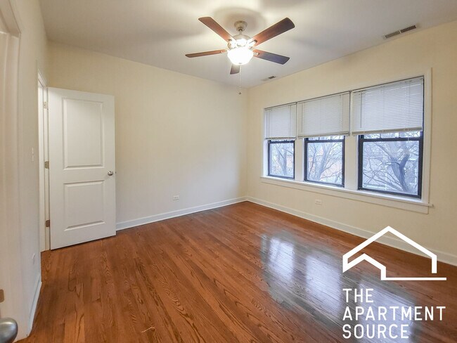 Building Photo - 1829 W Leland Ave