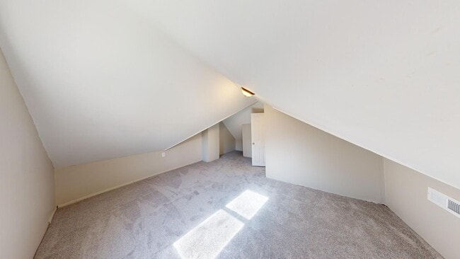 Building Photo - Clark / Fulton Area - 4 Bedroom Single Fam...