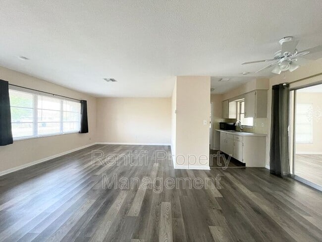 Building Photo - 335 Beachwood Rd