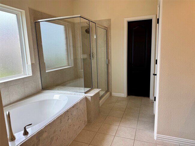 Building Photo - 23422 Bordeaux Dr