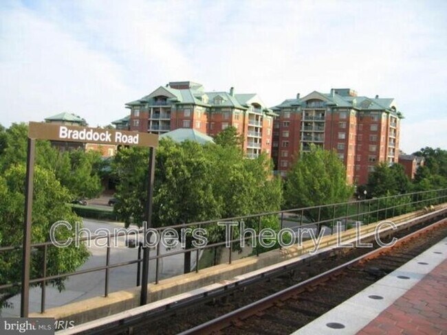 Building Photo - 505 E Braddock Rd