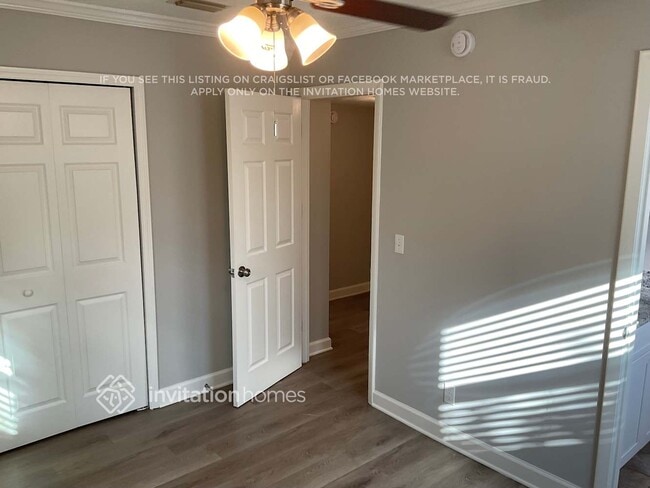 Building Photo - 9557 Priory Ave