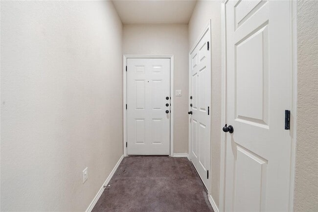 Building Photo - 533 Jack Rabbit Ln